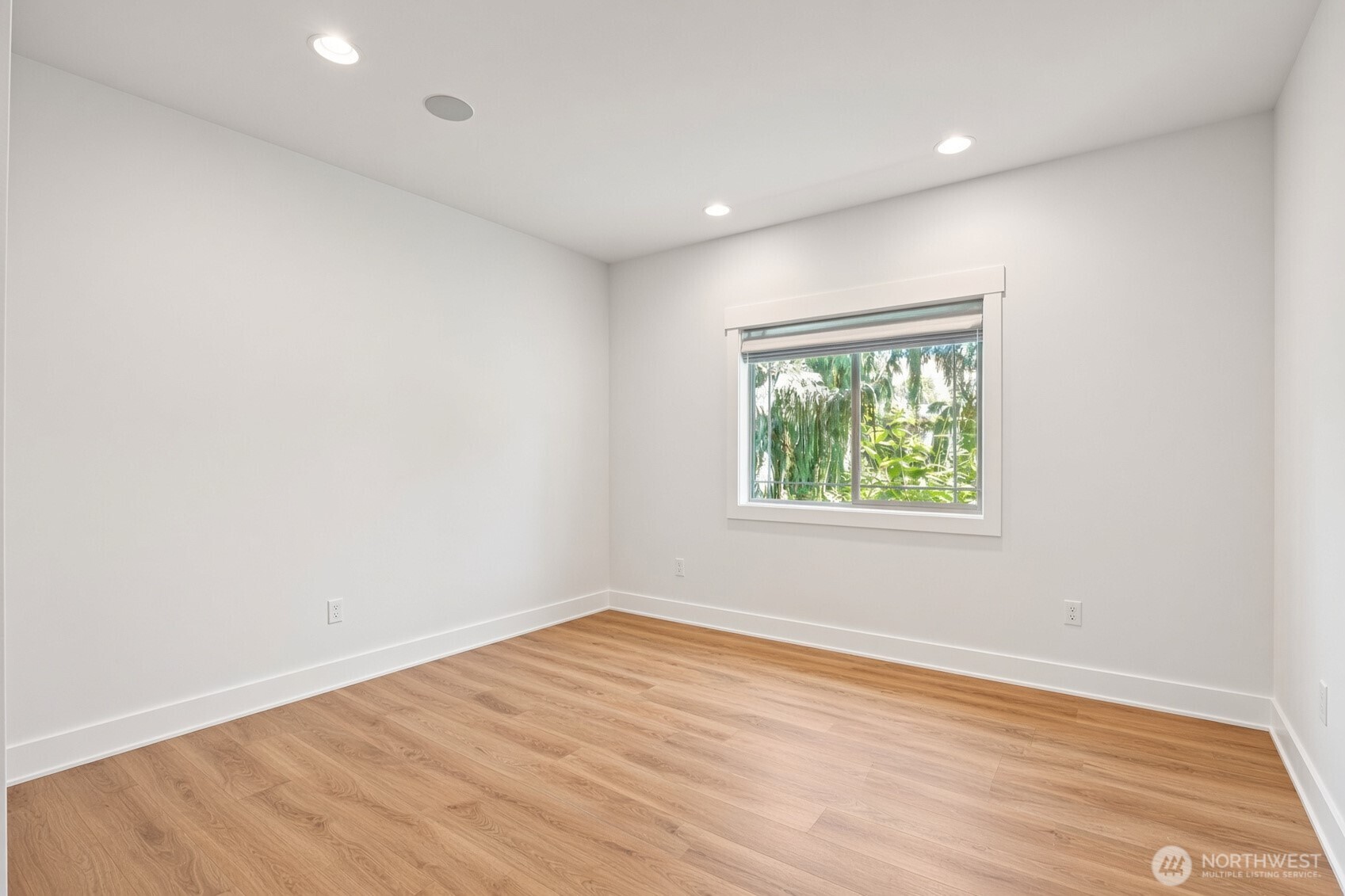 3484 Ashwood Drive Property Photo 11