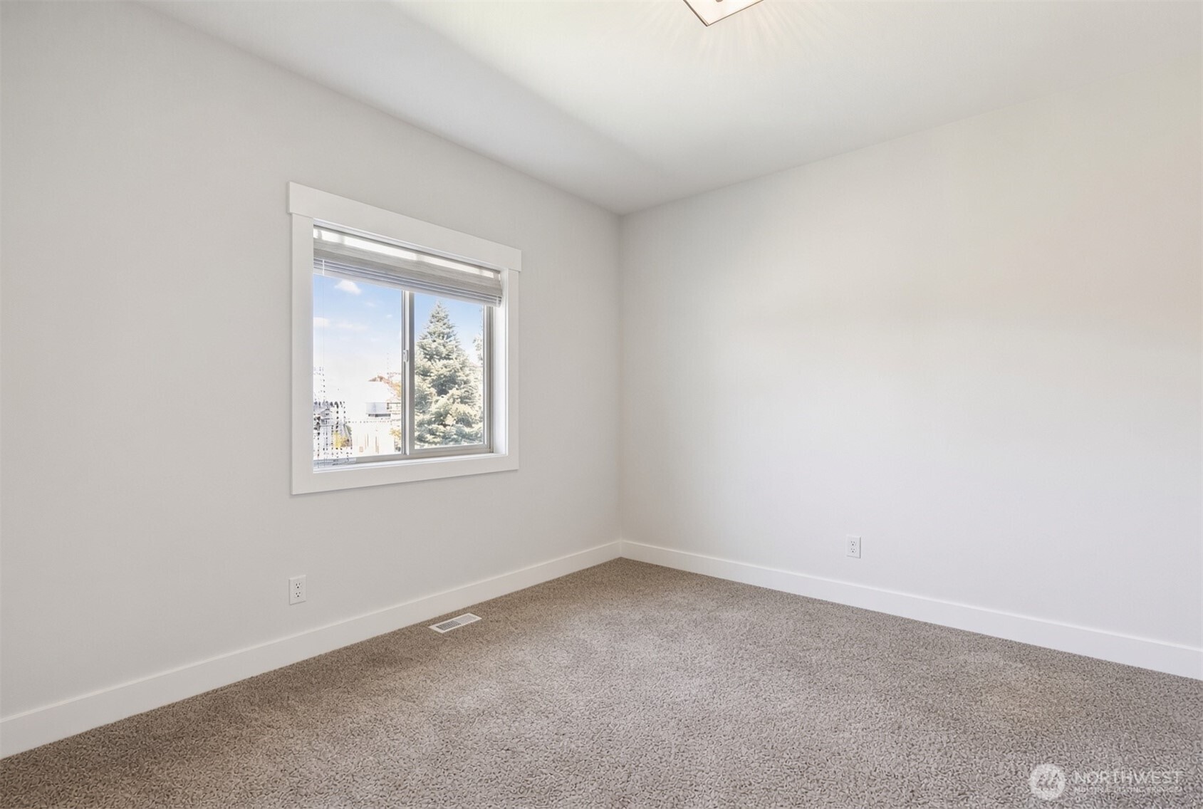 3484 Ashwood Drive Property Photo 23