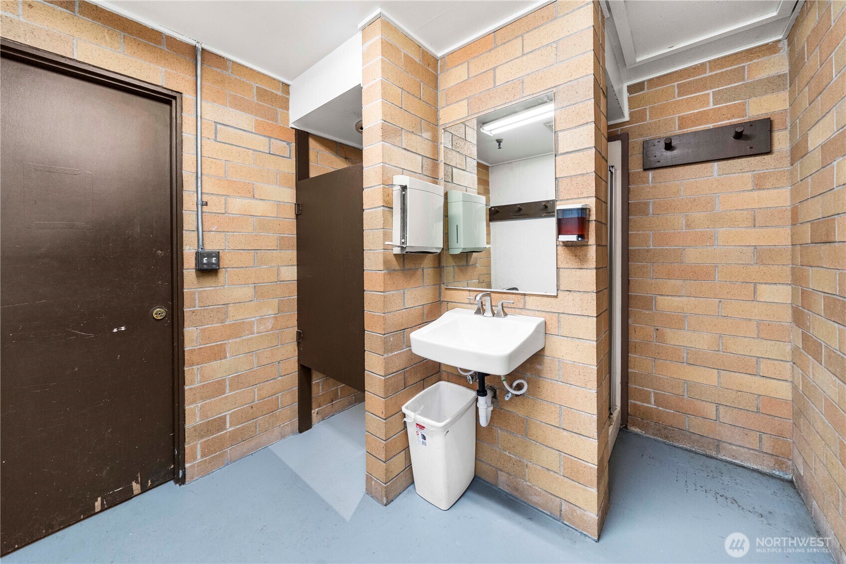 74 Erste Street 1205 Property Photo 20