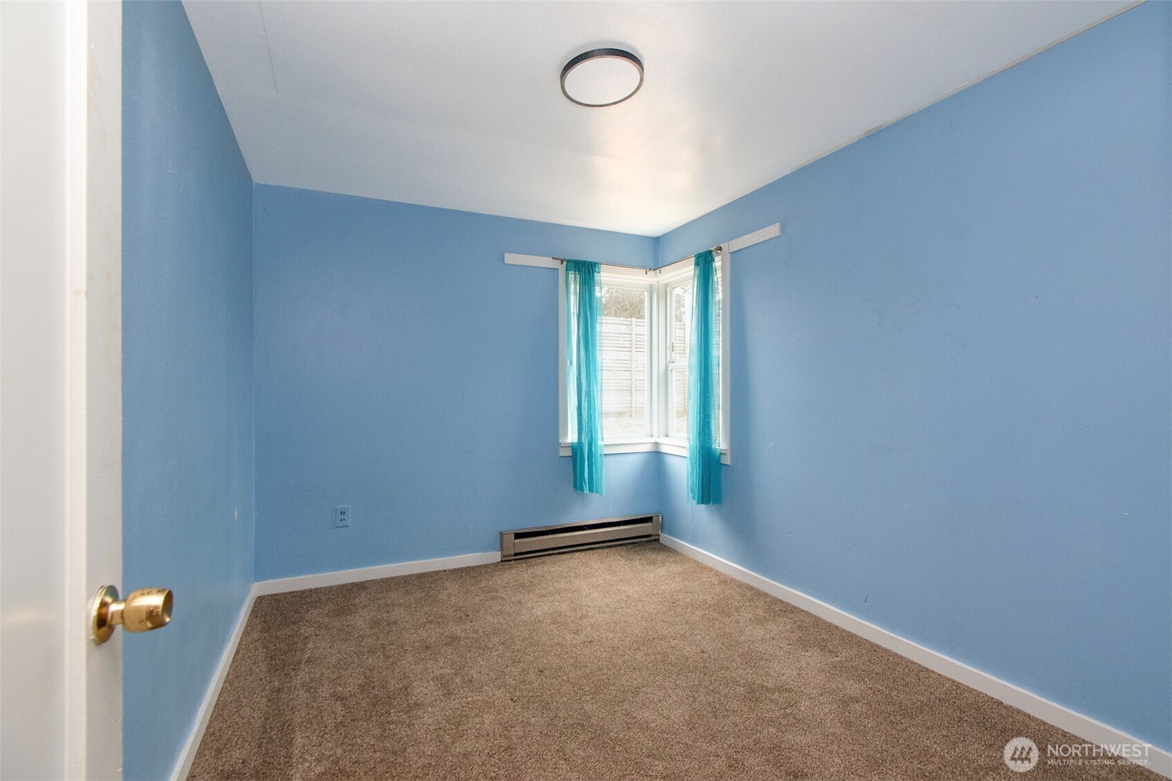 938 E 6th Street Property Photo 11