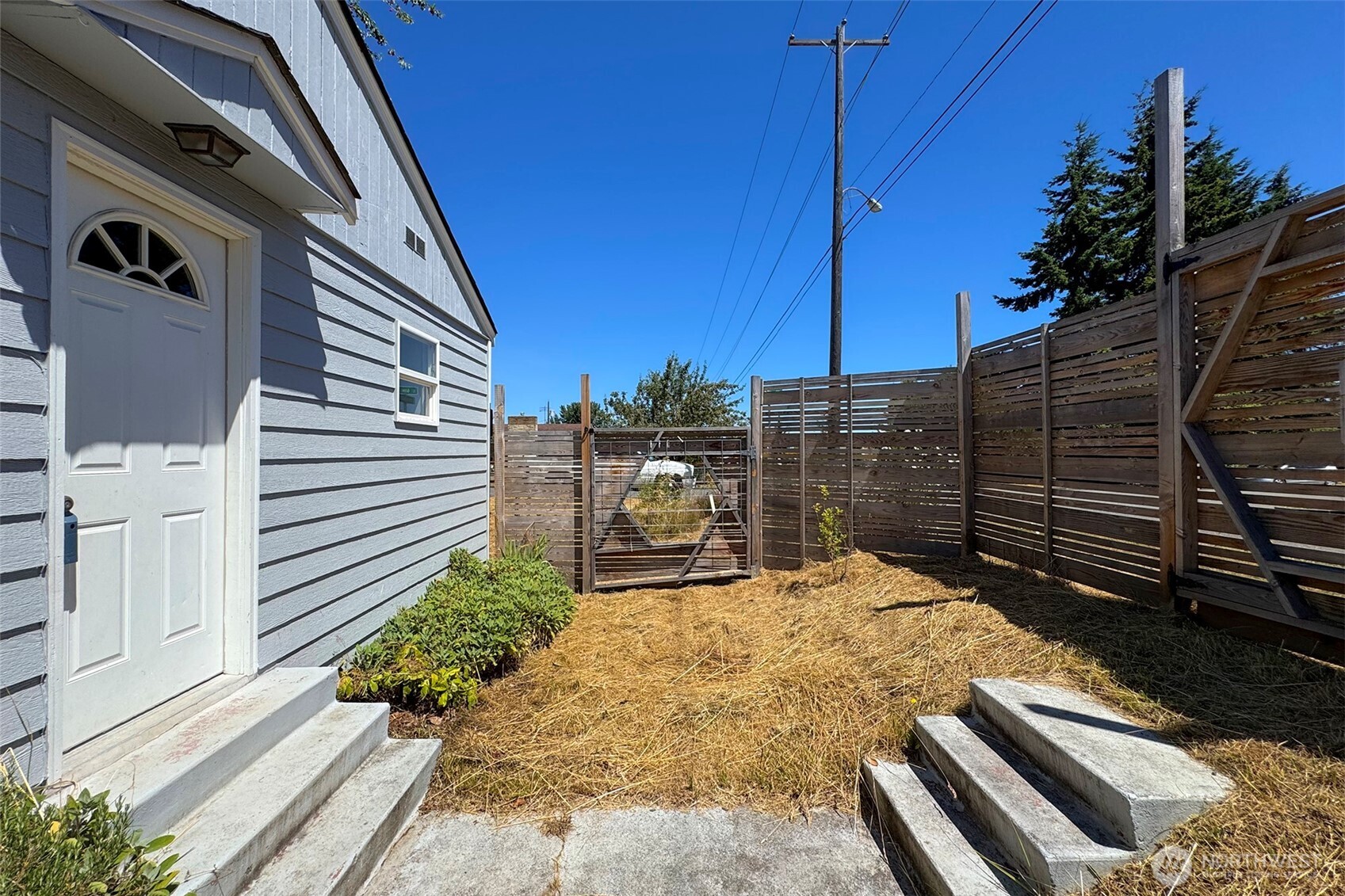 938 E 6th Street Property Photo 19