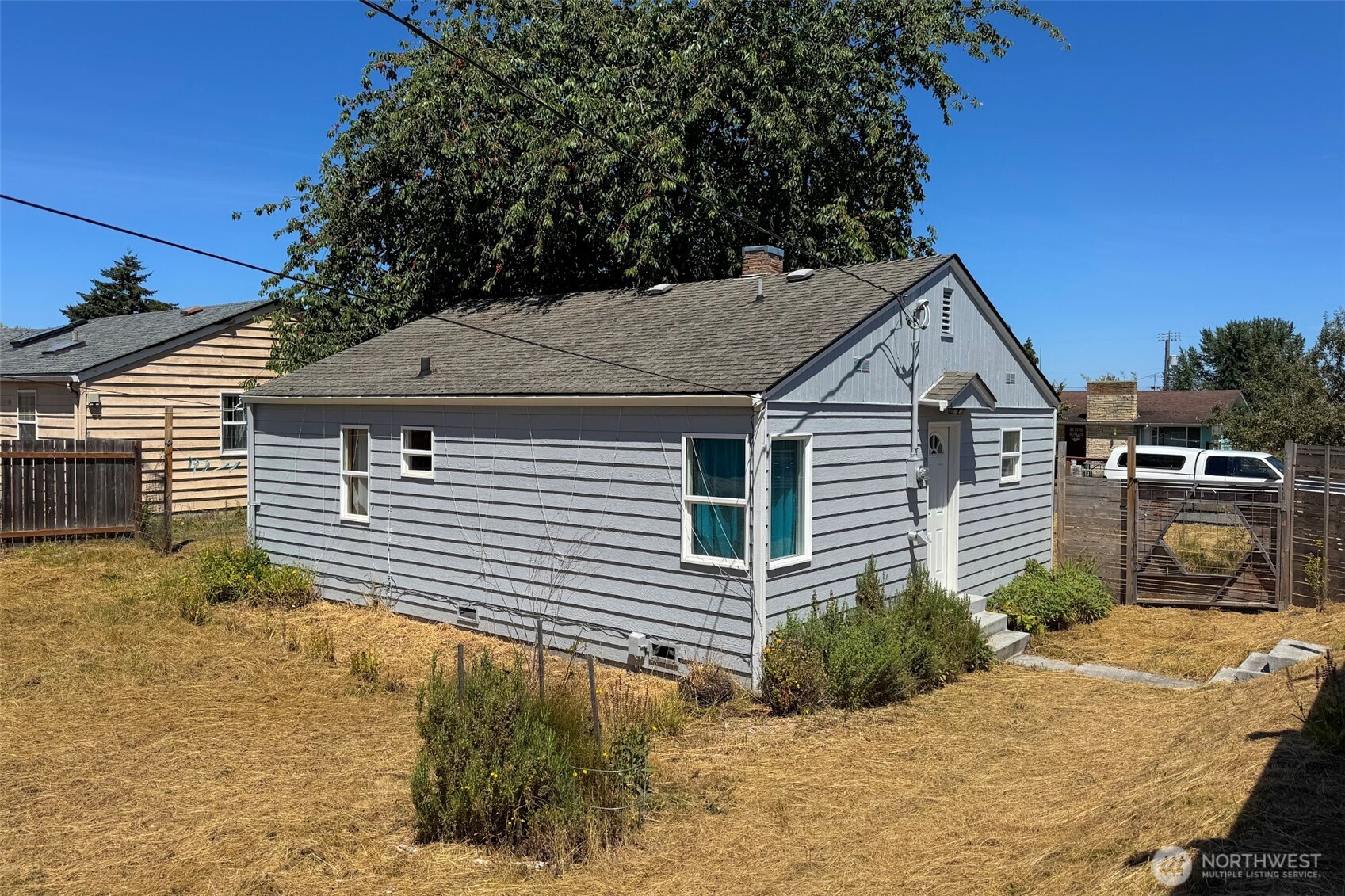 938 E 6th Street Property Photo 22