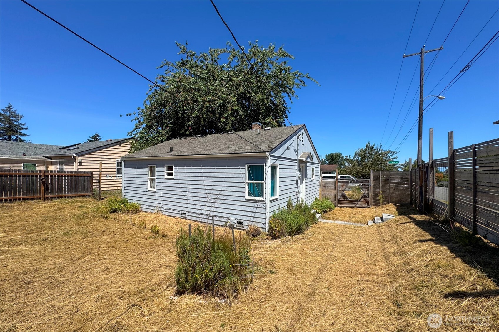 938 E 6th Street Property Photo 23