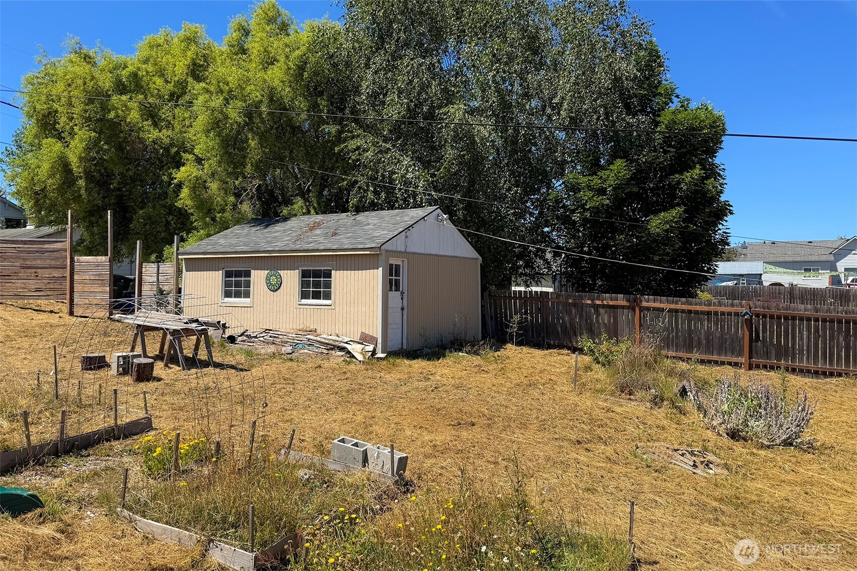 938 E 6th Street Property Photo 24