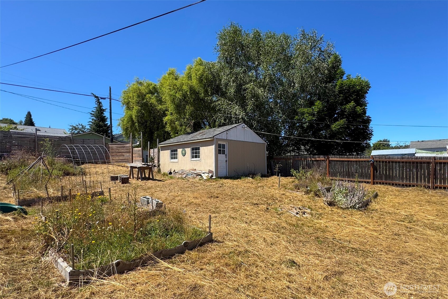 938 E 6th Street Property Photo 25