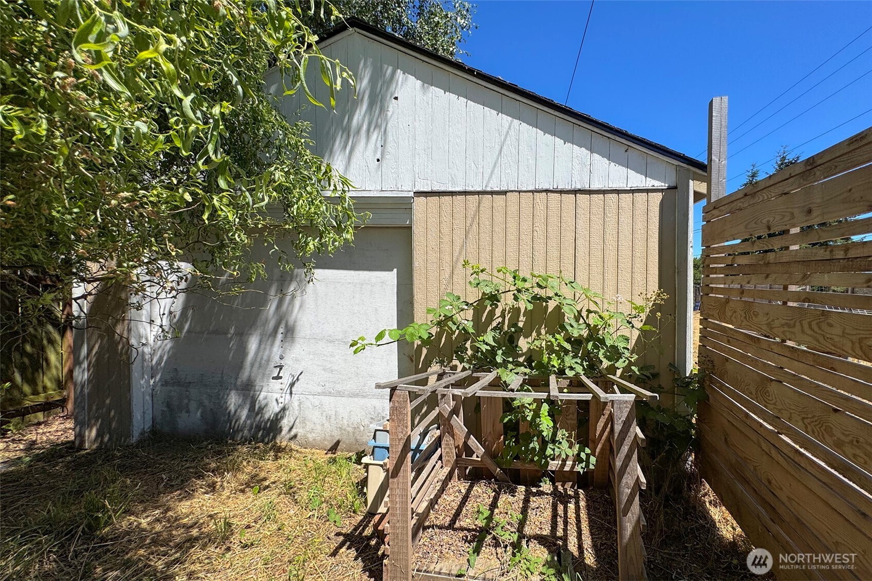 938 E 6th Street Property Photo 28