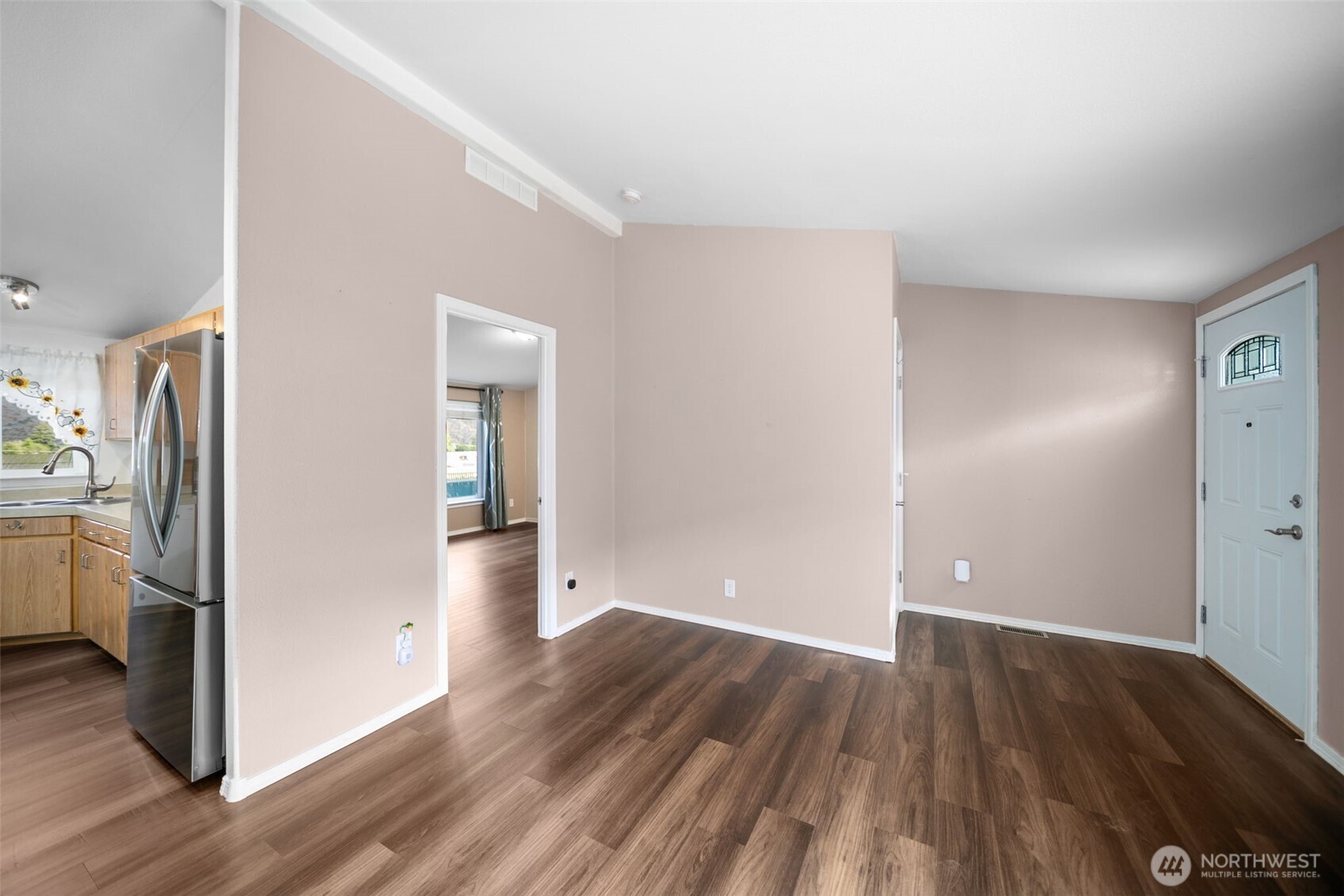 14611 Diamond Avenue Property Photo 4