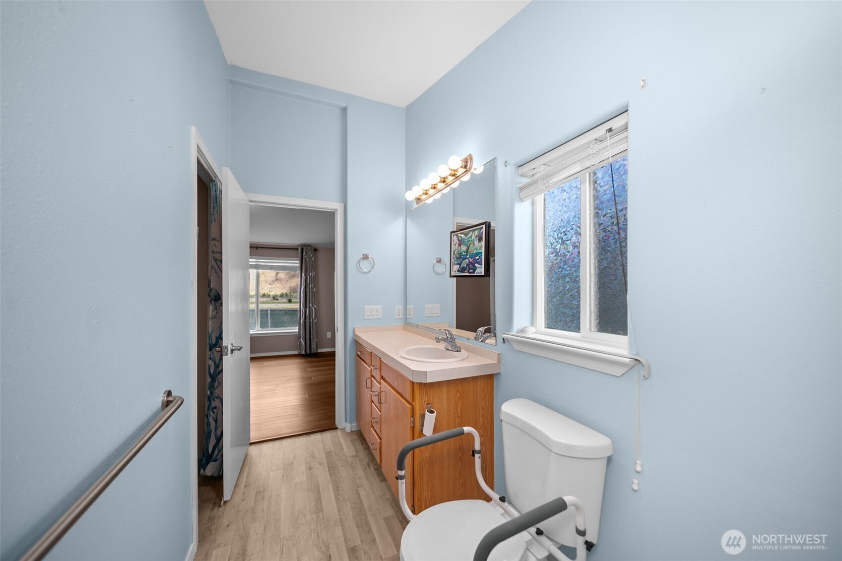 14611 Diamond Avenue Property Photo 9