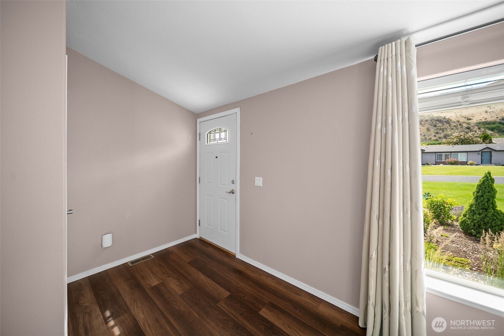 14611 Diamond Avenue Property Photo 10