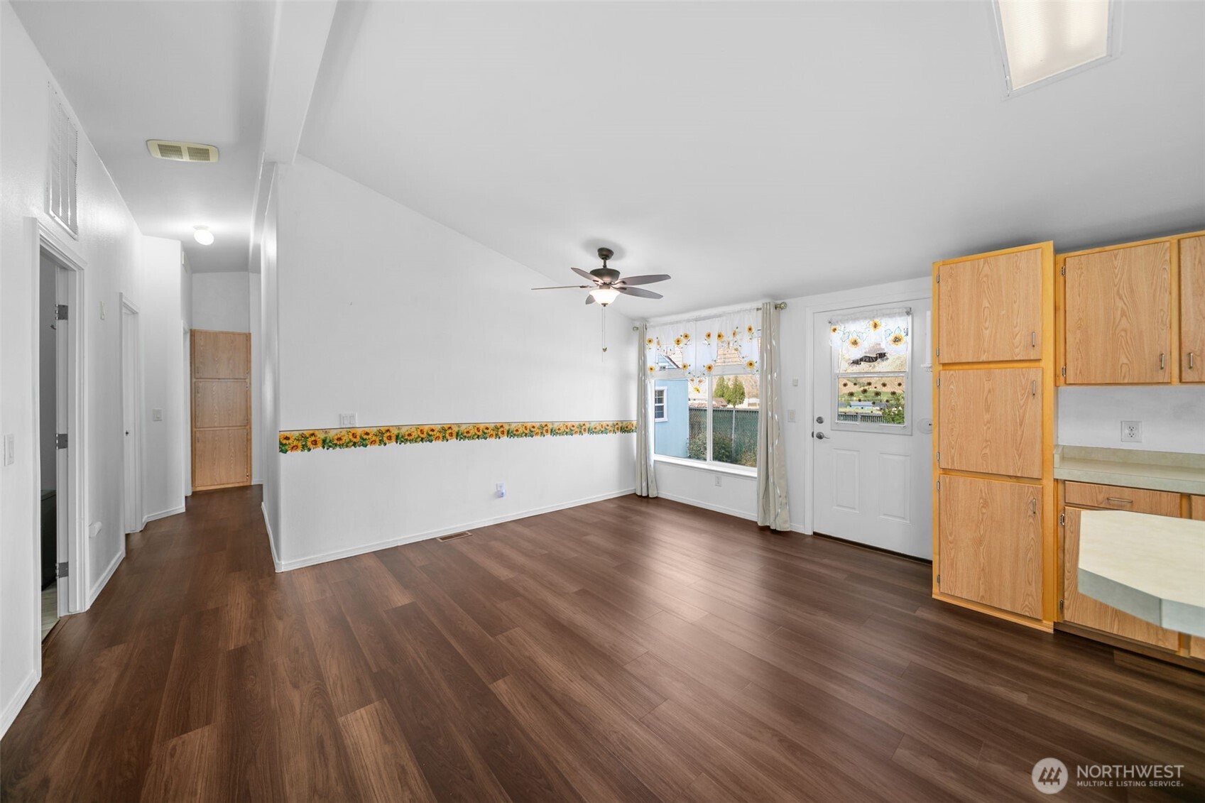 14611 Diamond Avenue Property Photo 17