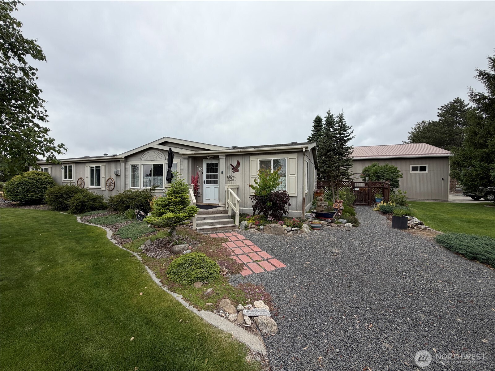 420 E Washington Street Property Photo 1