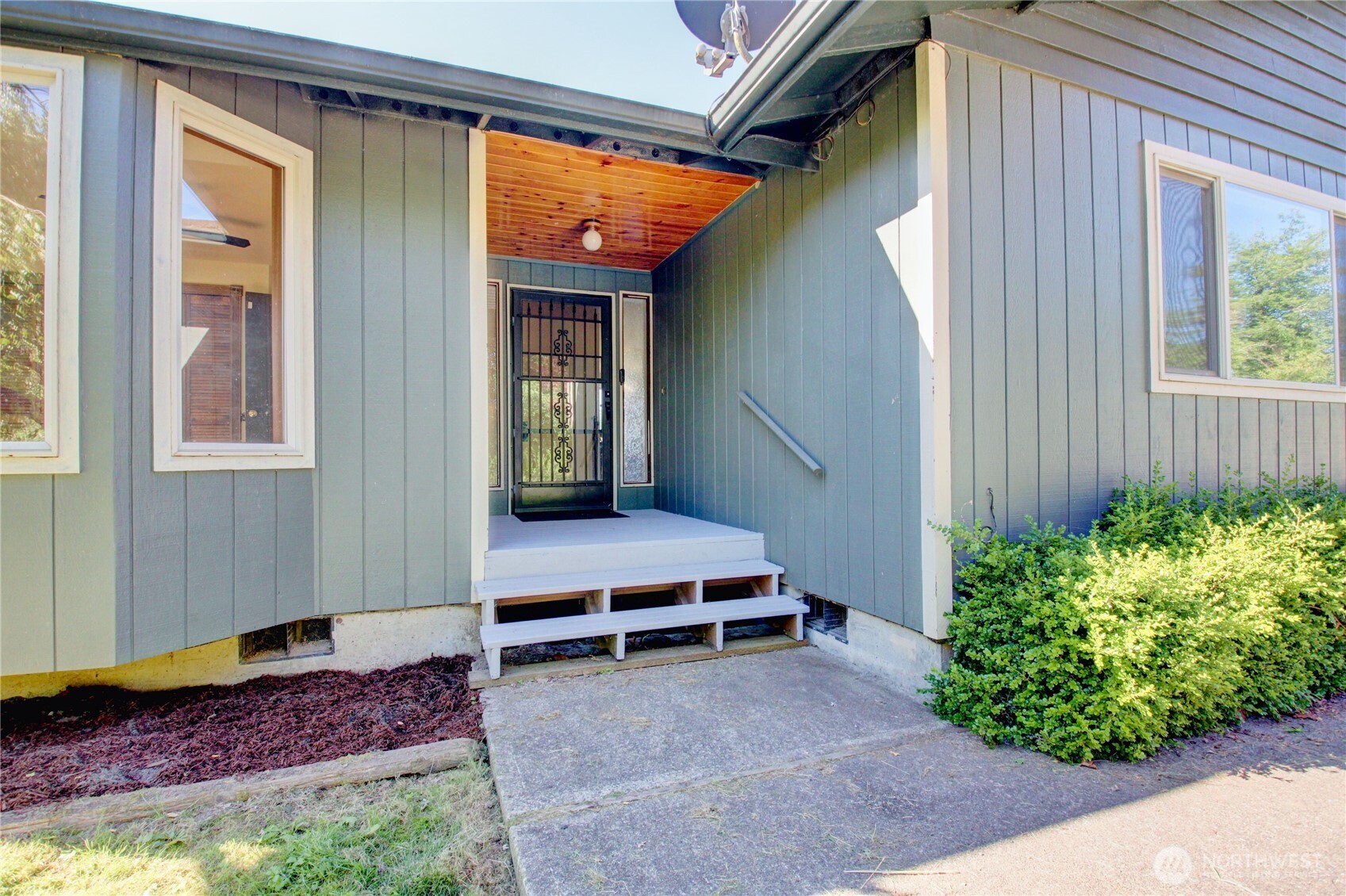 3046 Old Highway 99 North Road Property Photo 3