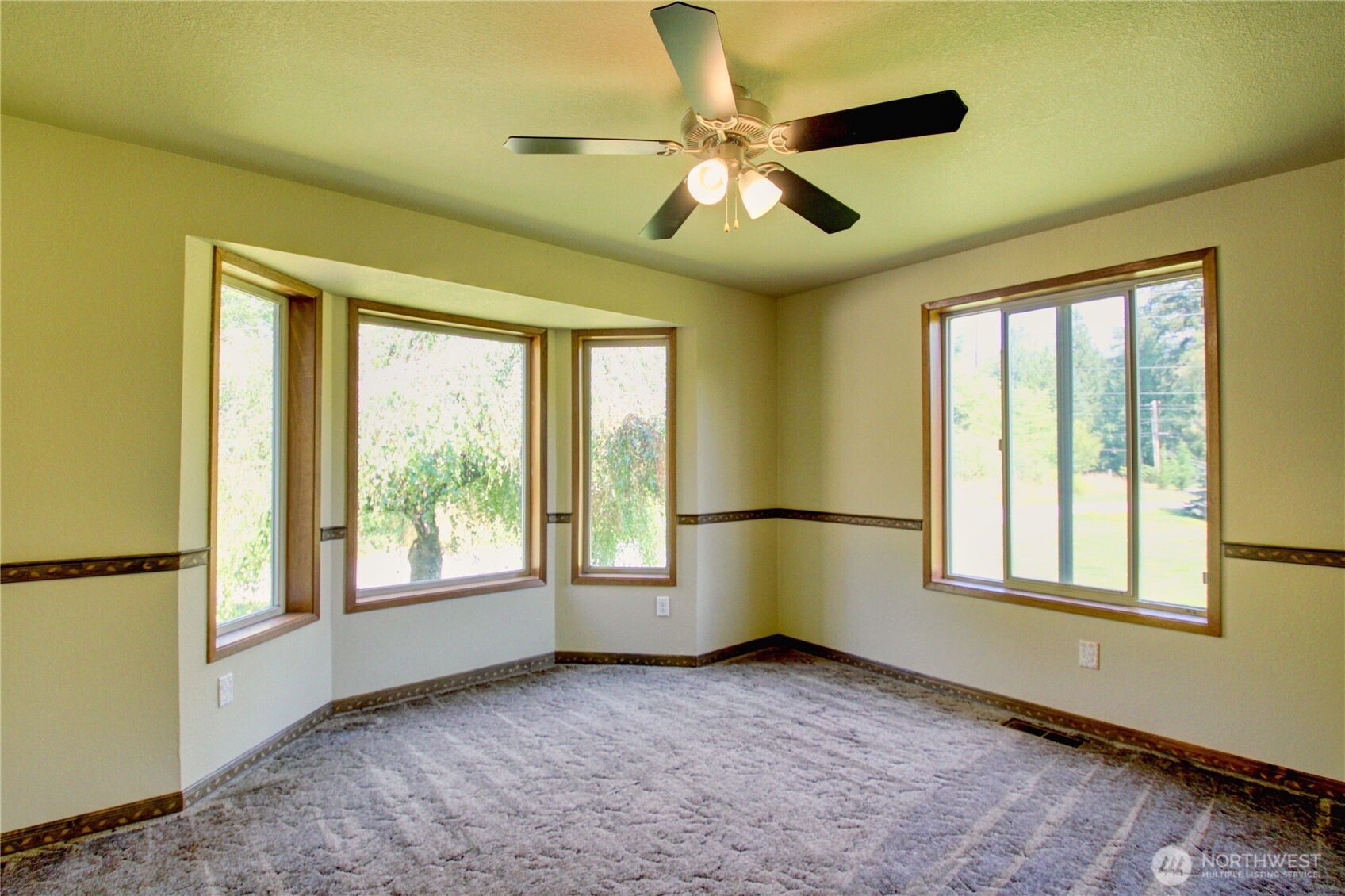 3046 Old Highway 99 North Road Property Photo 5