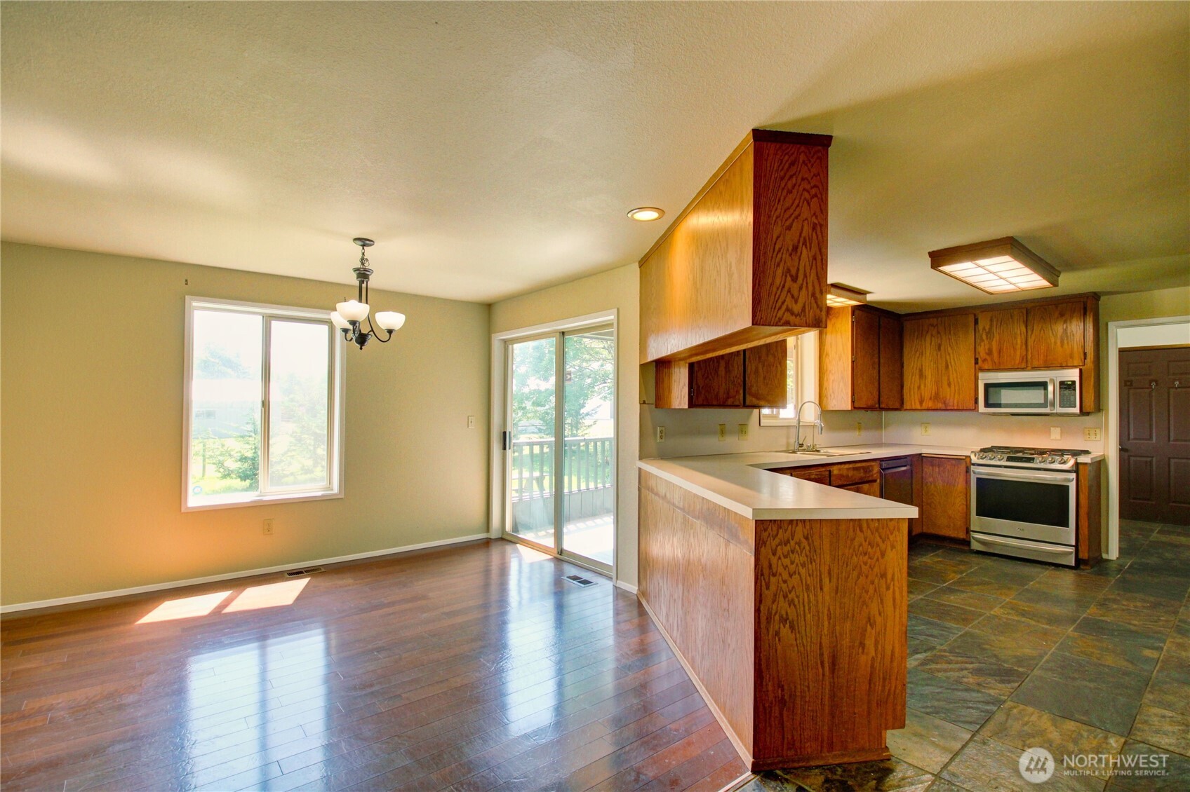3046 Old Highway 99 North Road Property Photo 15
