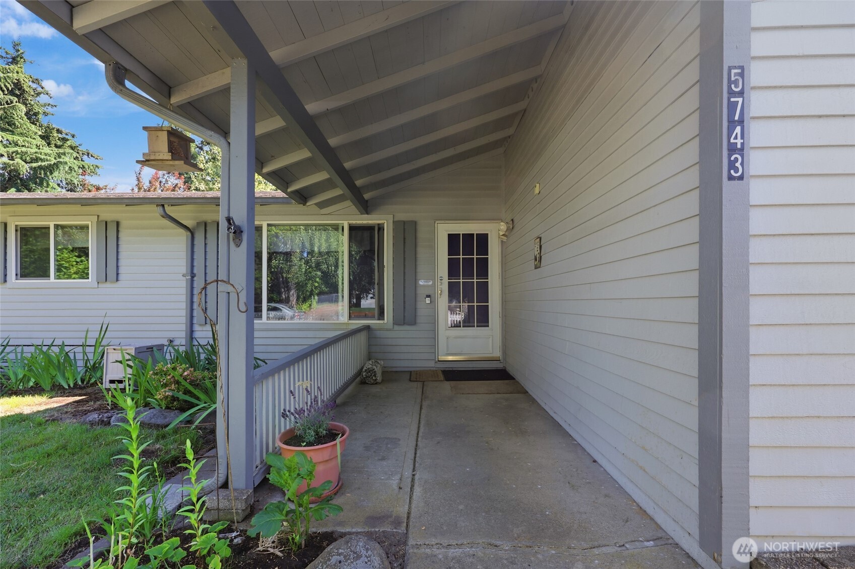 5743 39th Avenue Property Photo 3
