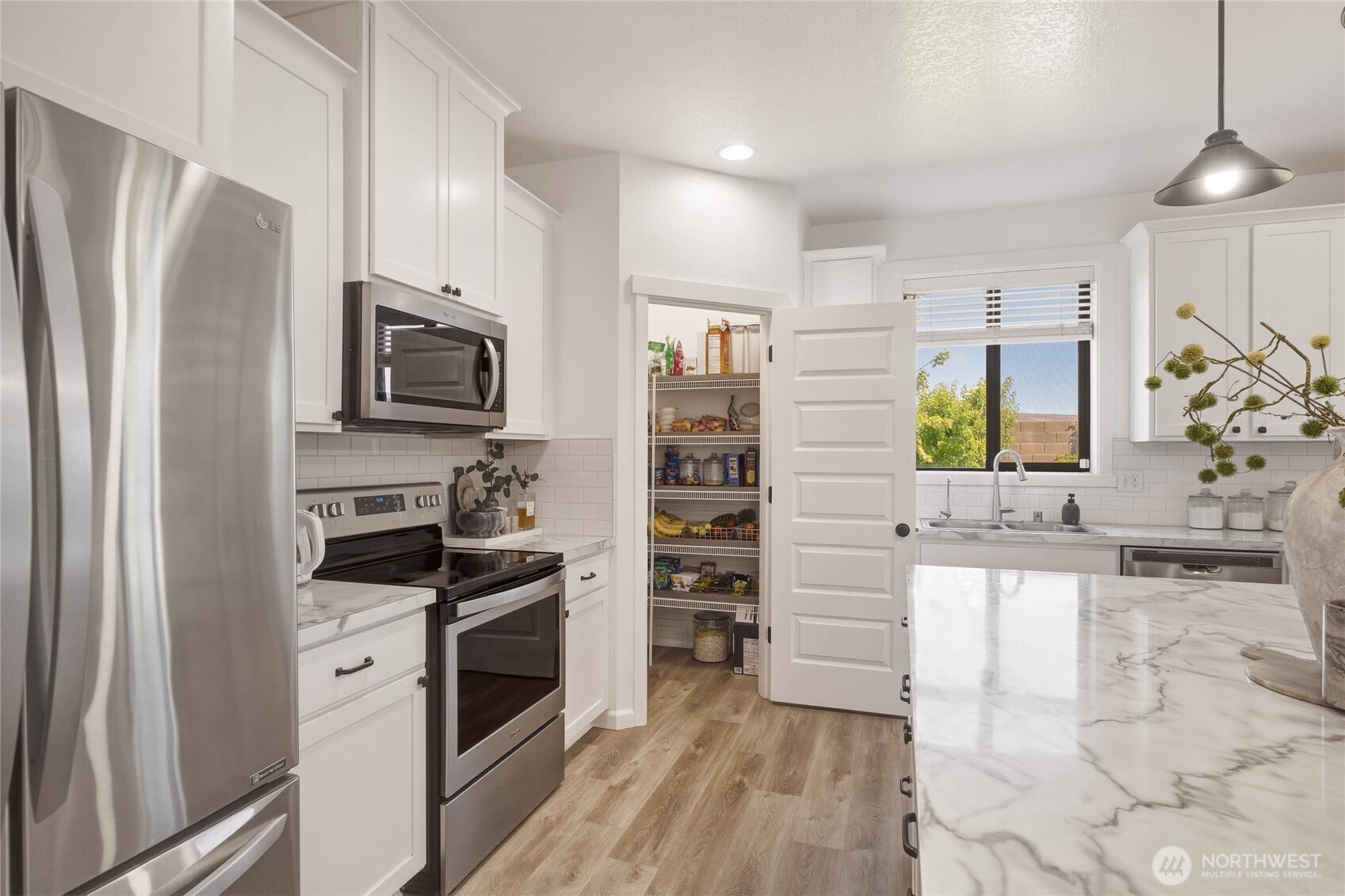 215 L Street Property Photo 19