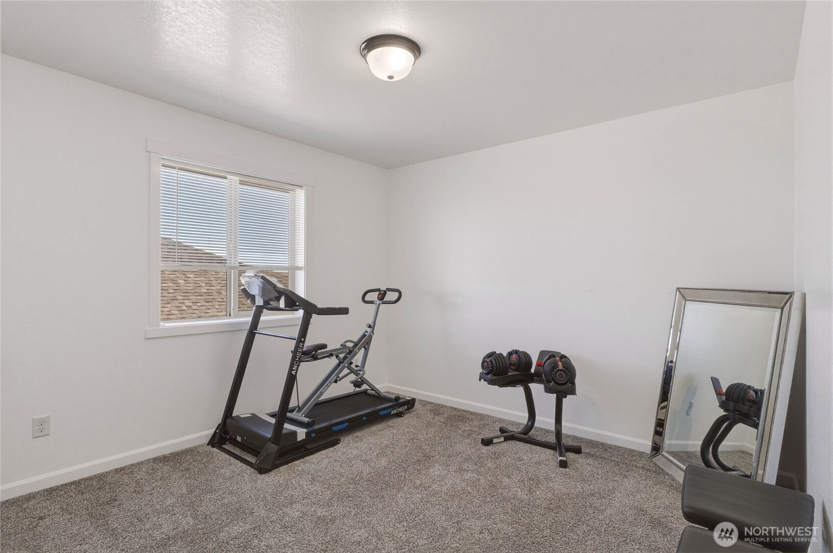 215 L Street Property Photo 34