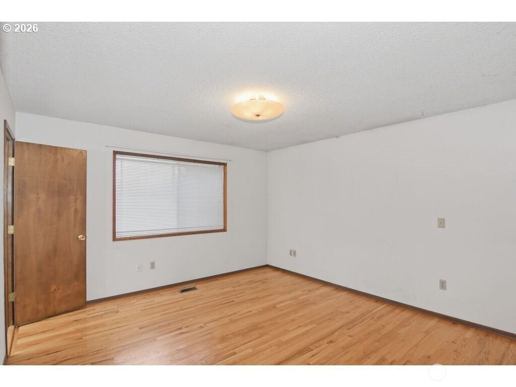 10009 Ne Covington Road Property Photo 23