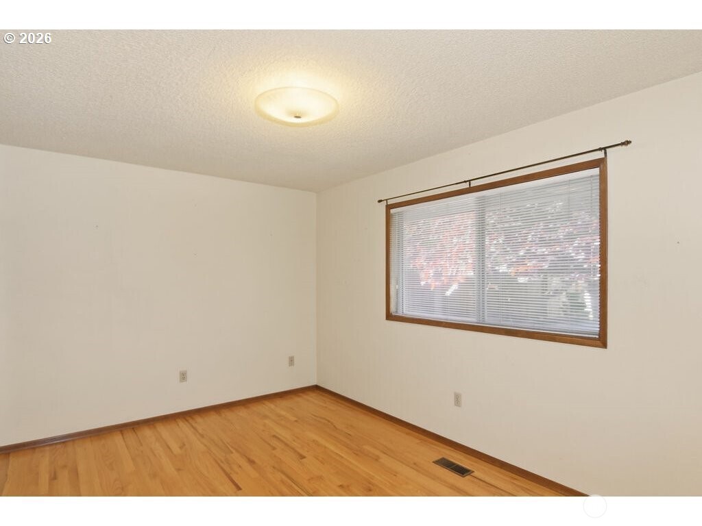 10009 Ne Covington Road Property Photo 32