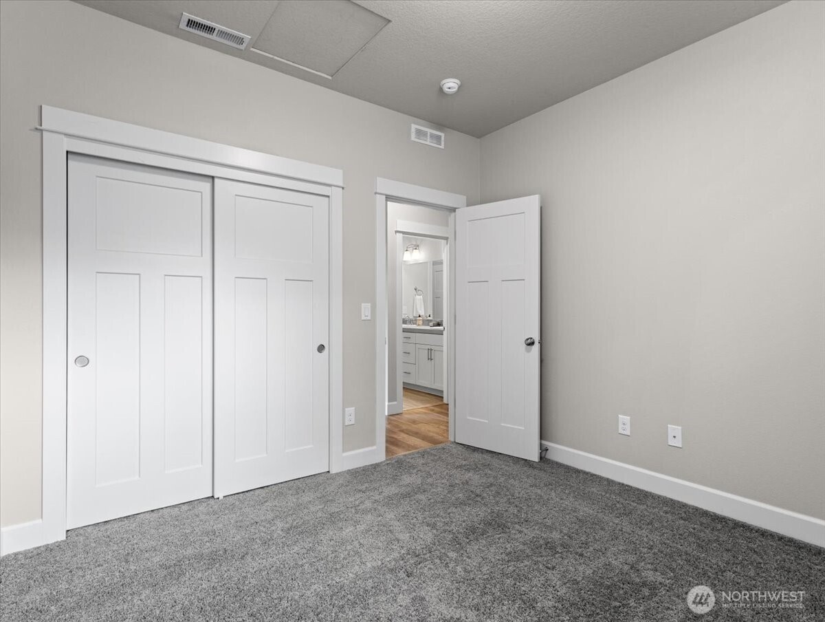 14025 Se 22nd Circle Property Photo 11