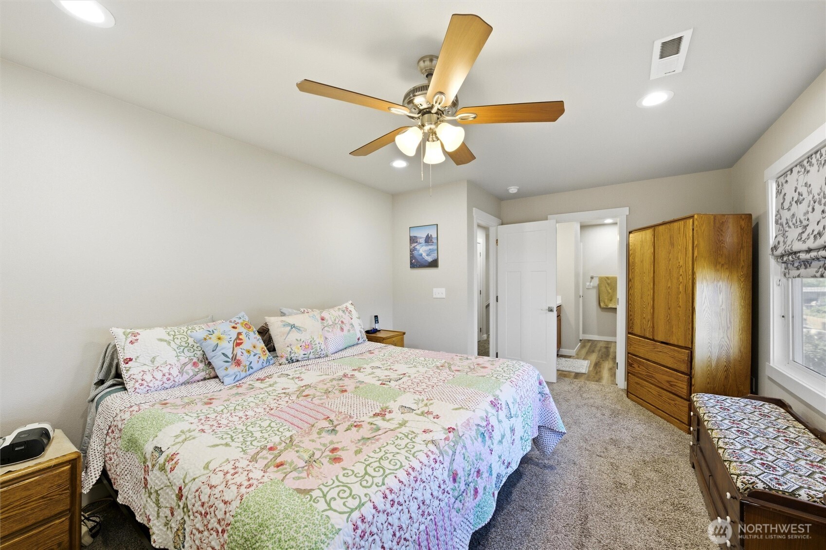 335 Ross Way Property Photo 6