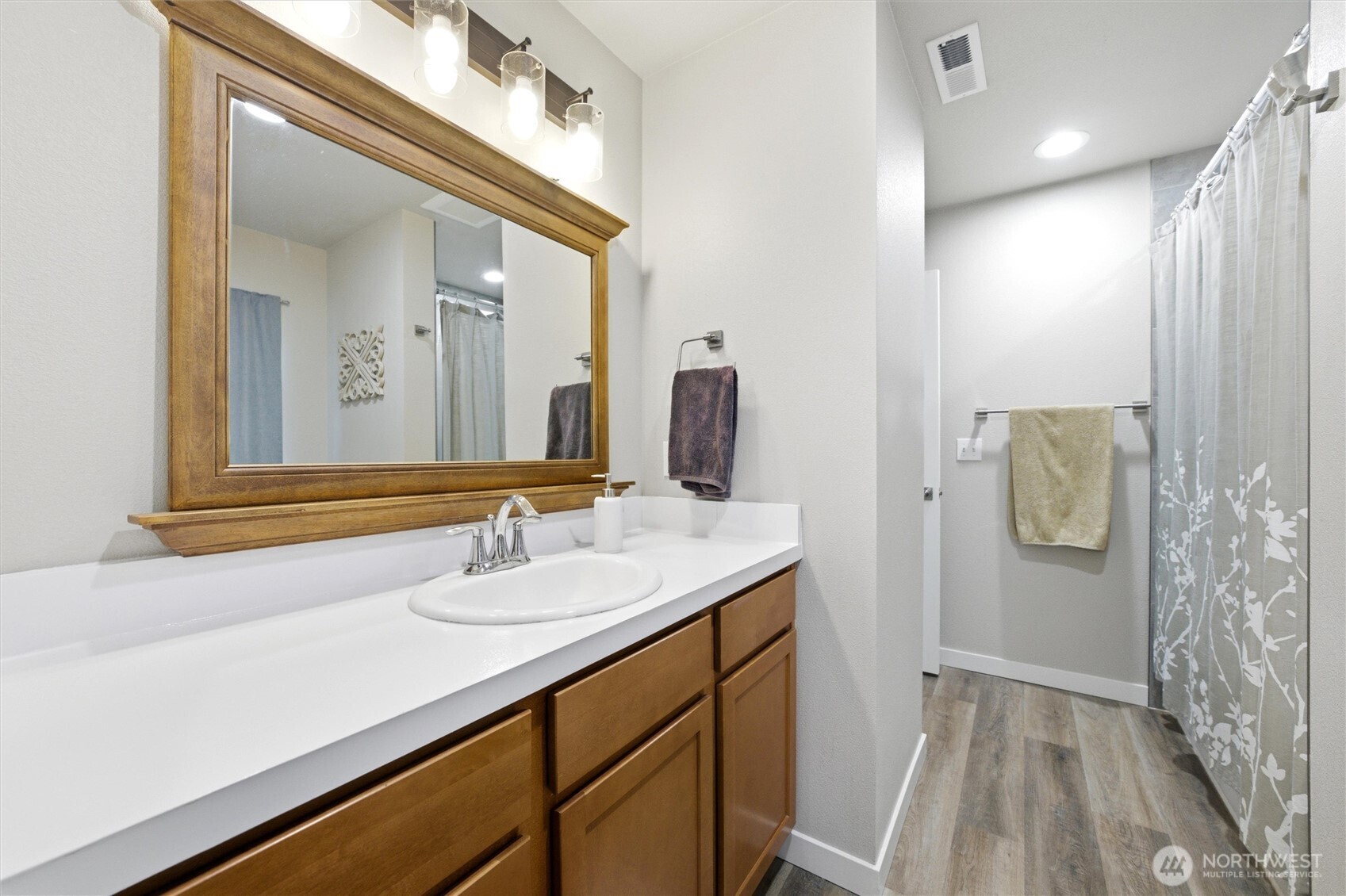 335 Ross Way Property Photo 7
