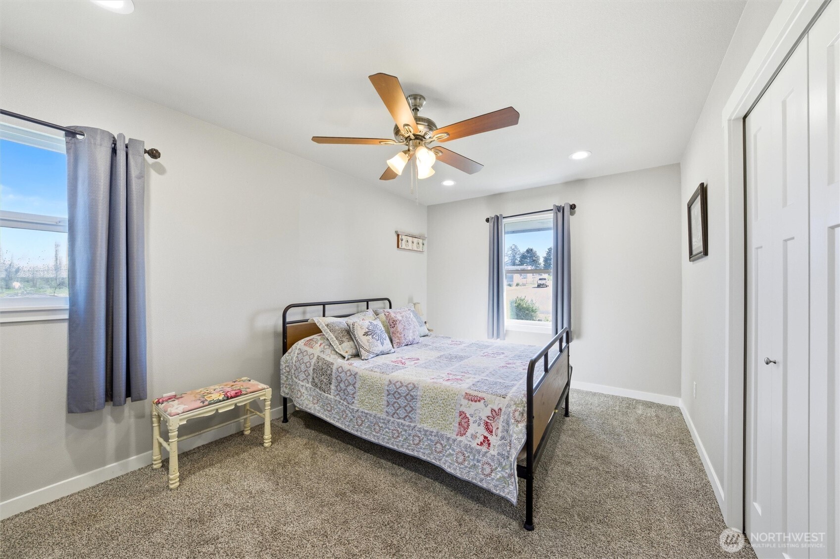 335 Ross Way Property Photo 8