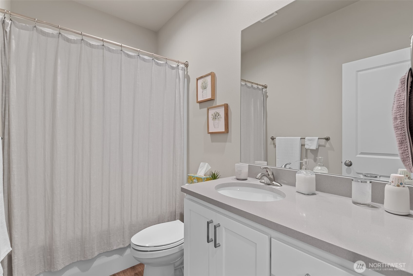 195 Pershing Circle Property Photo 16