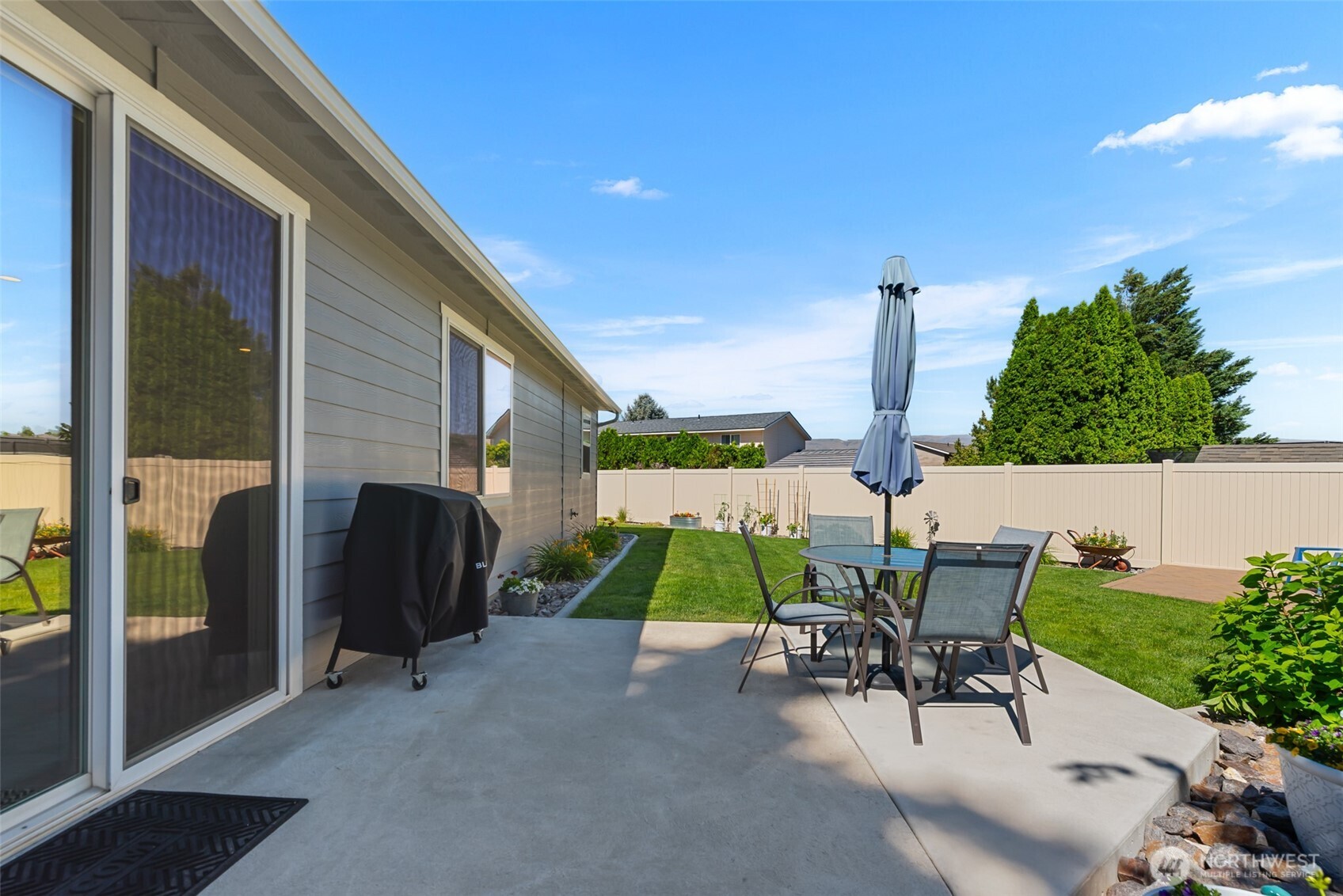 195 Pershing Circle Property Photo 31