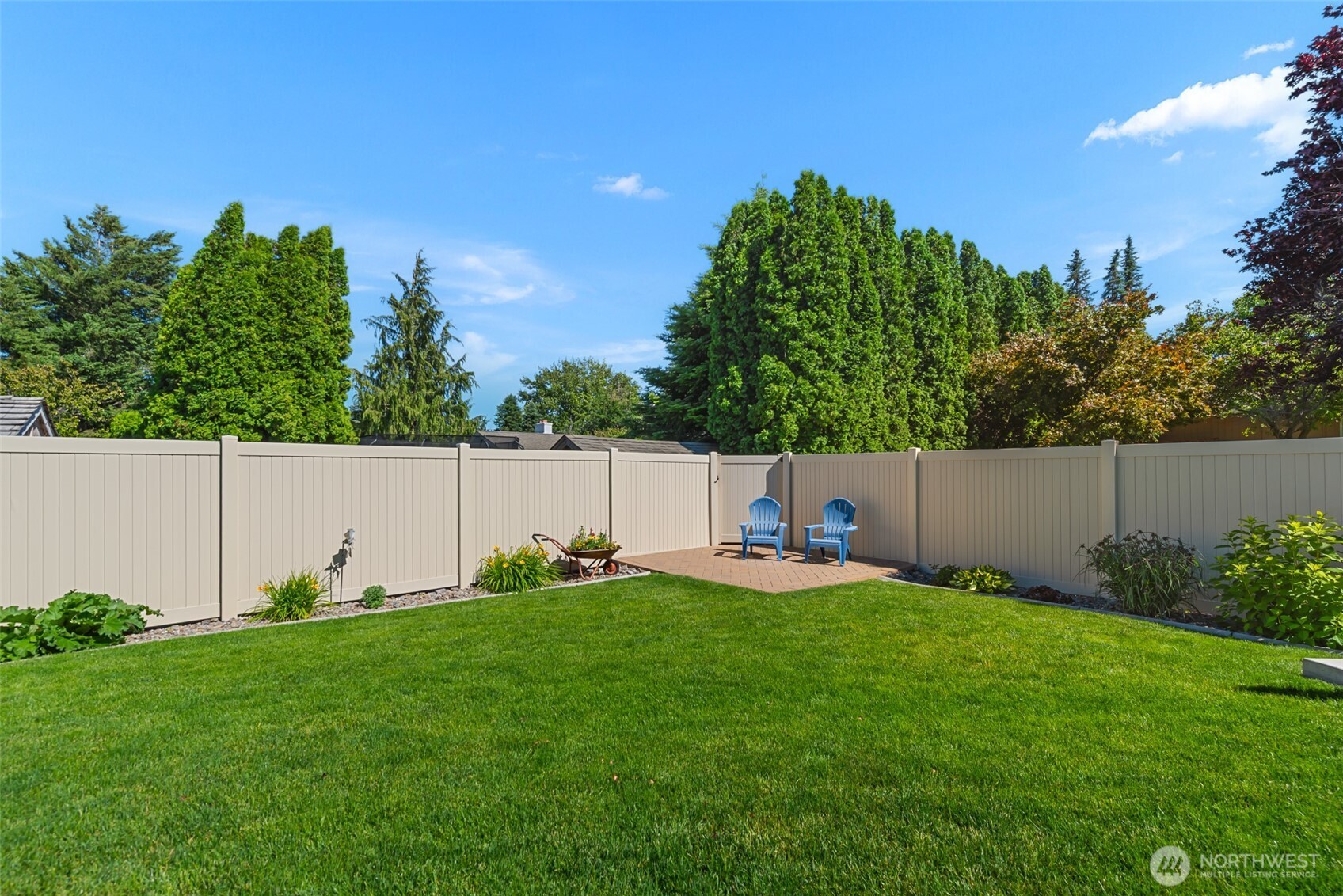 195 Pershing Circle Property Photo 32