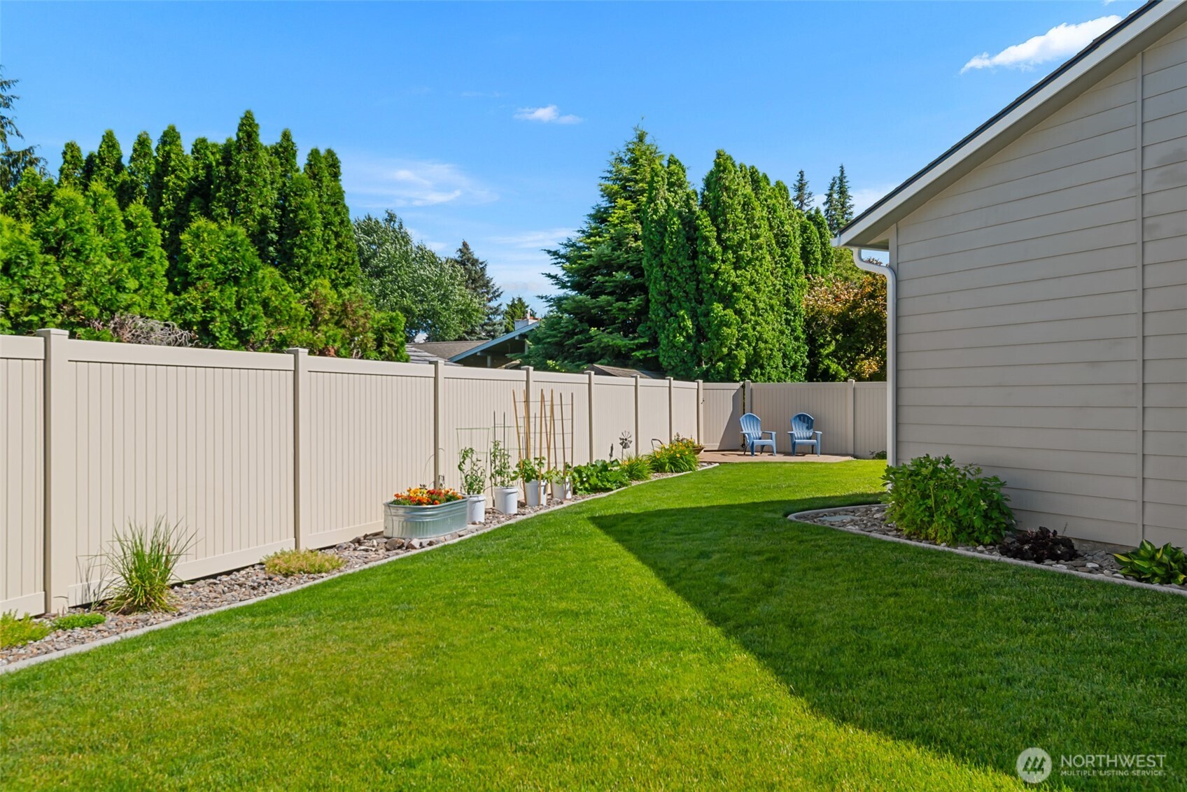 195 Pershing Circle Property Photo 34
