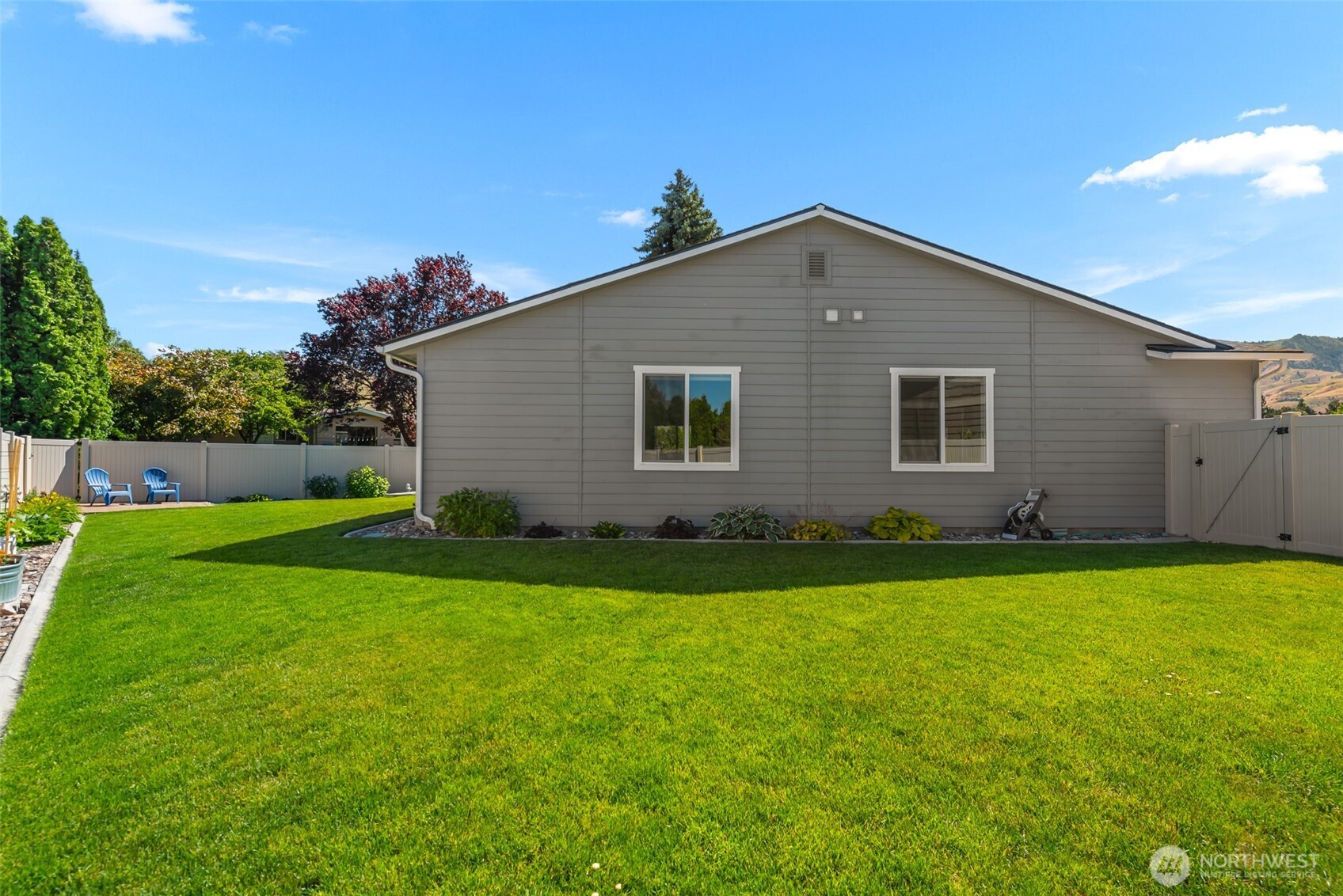 195 Pershing Circle Property Photo 35