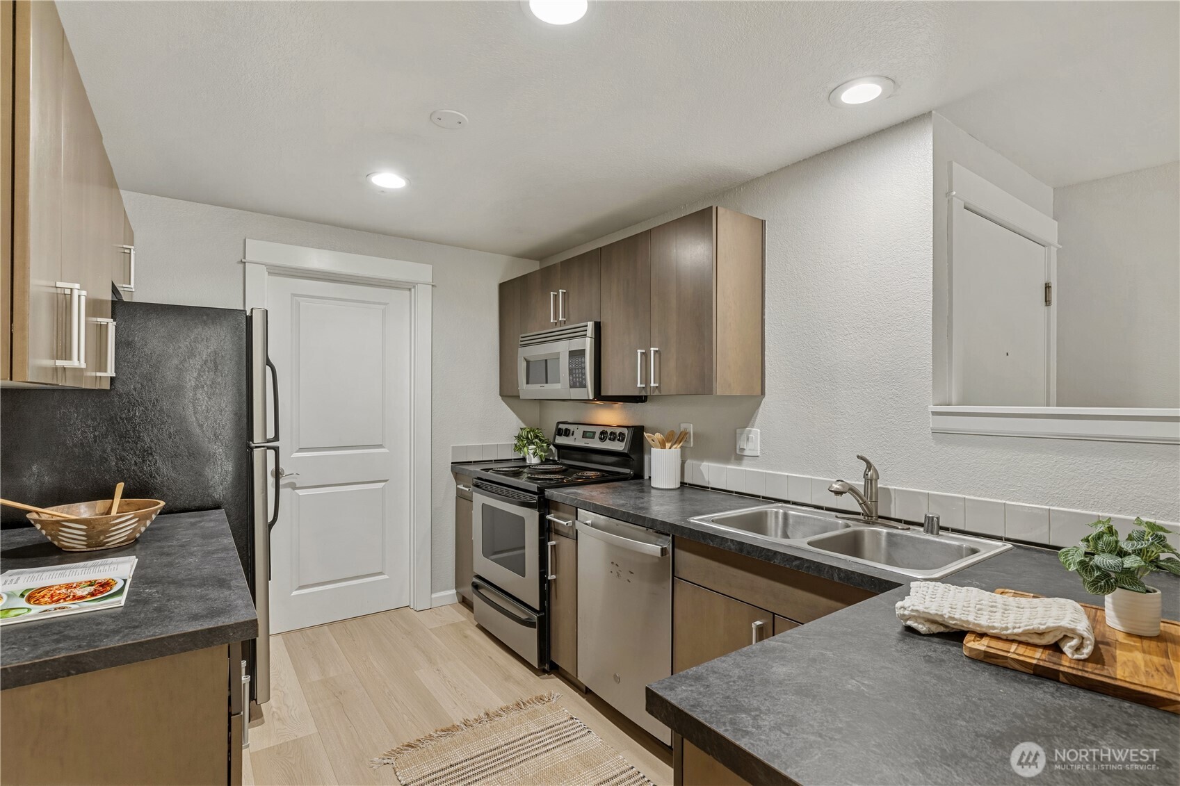 738 Kirkland Circle E104 Property Photo 10