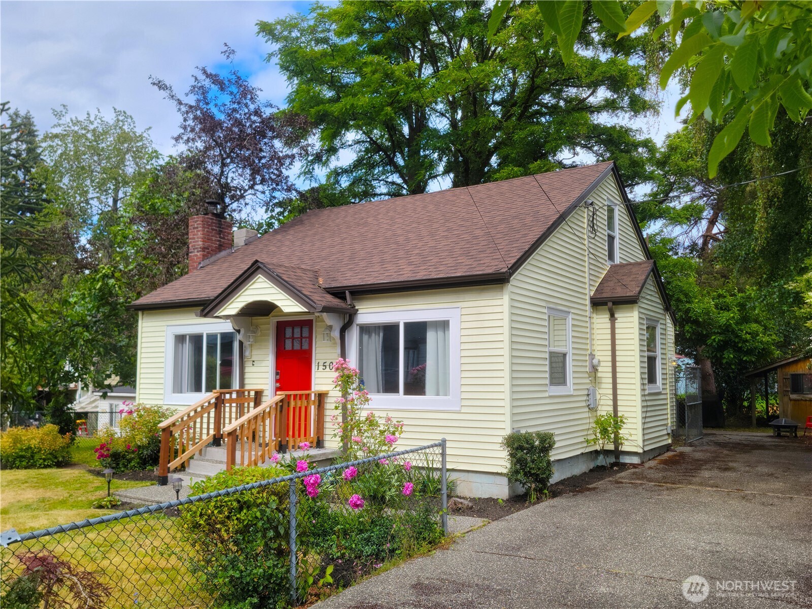 1506 Bloomington Avenue Property Photo 1