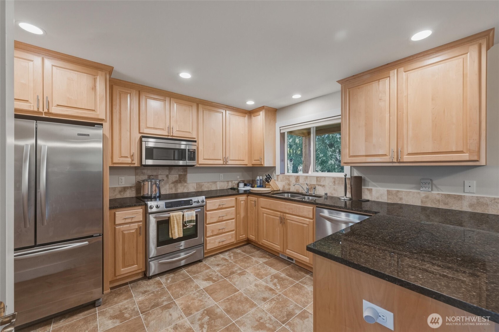 16059 Snee Oosh Road Property Photo 13