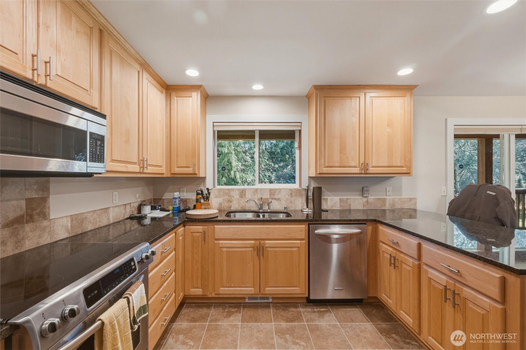 16059 Snee Oosh Road Property Photo 14