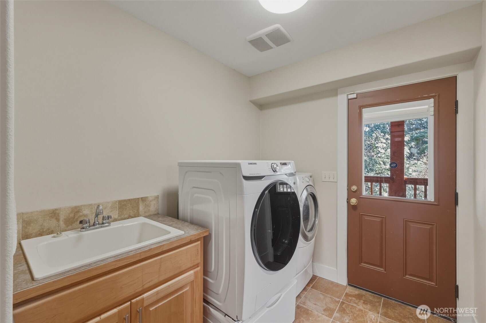 16059 Snee Oosh Road Property Photo 20