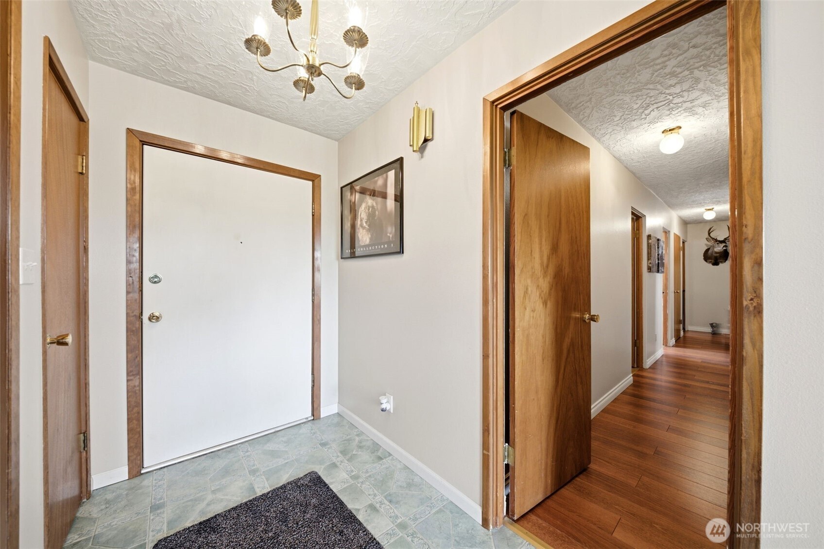 80 Summit Drive Property Photo 4