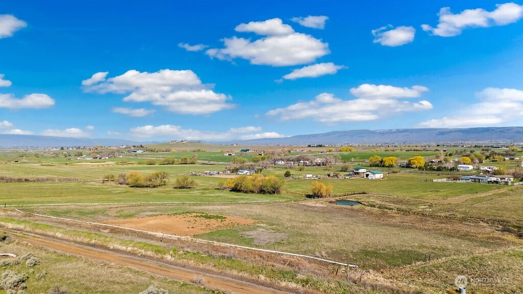 0 X Vantage Highway Property Photo 9