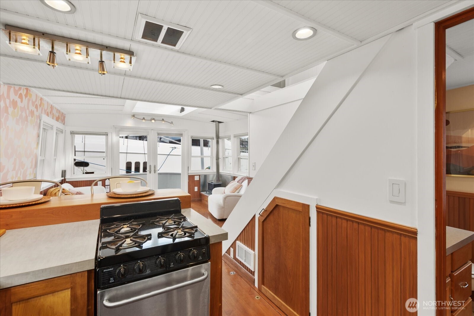 1900 Westlake Avenue B20 Property Photo 14