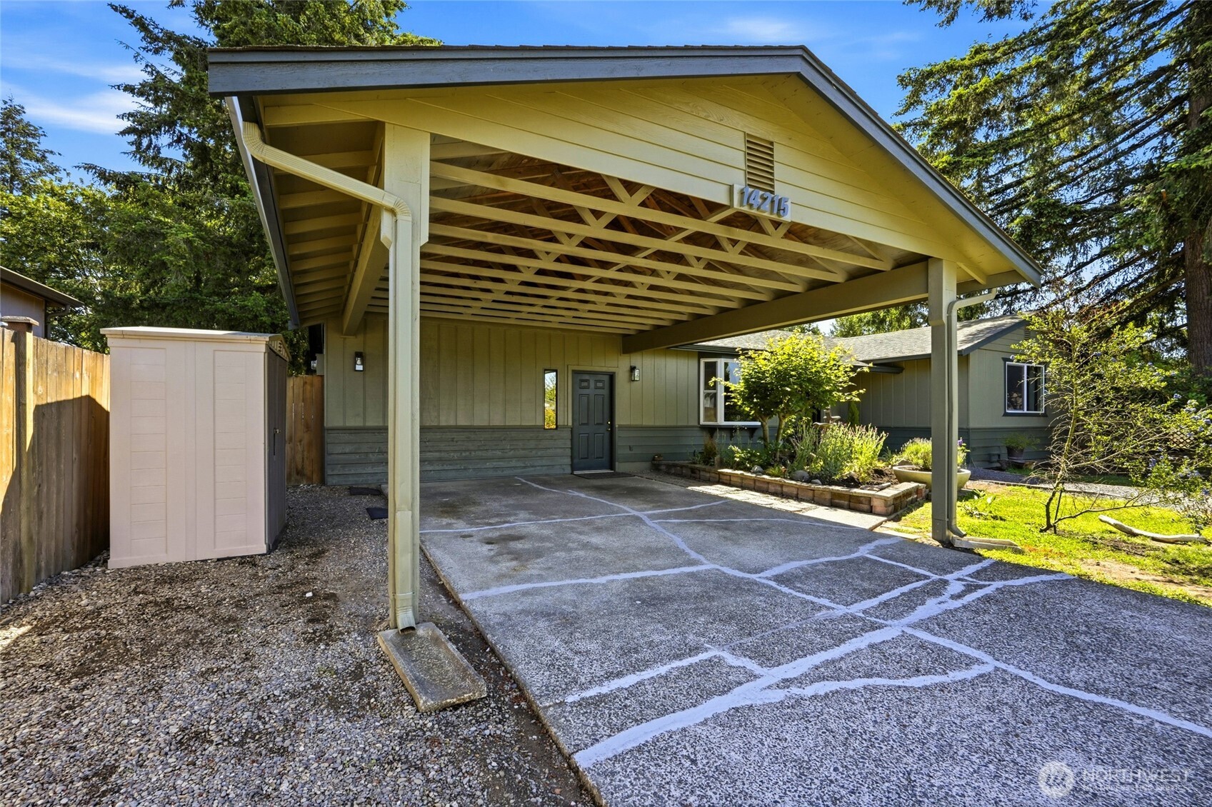 14215 55th Avenue Property Photo 37
