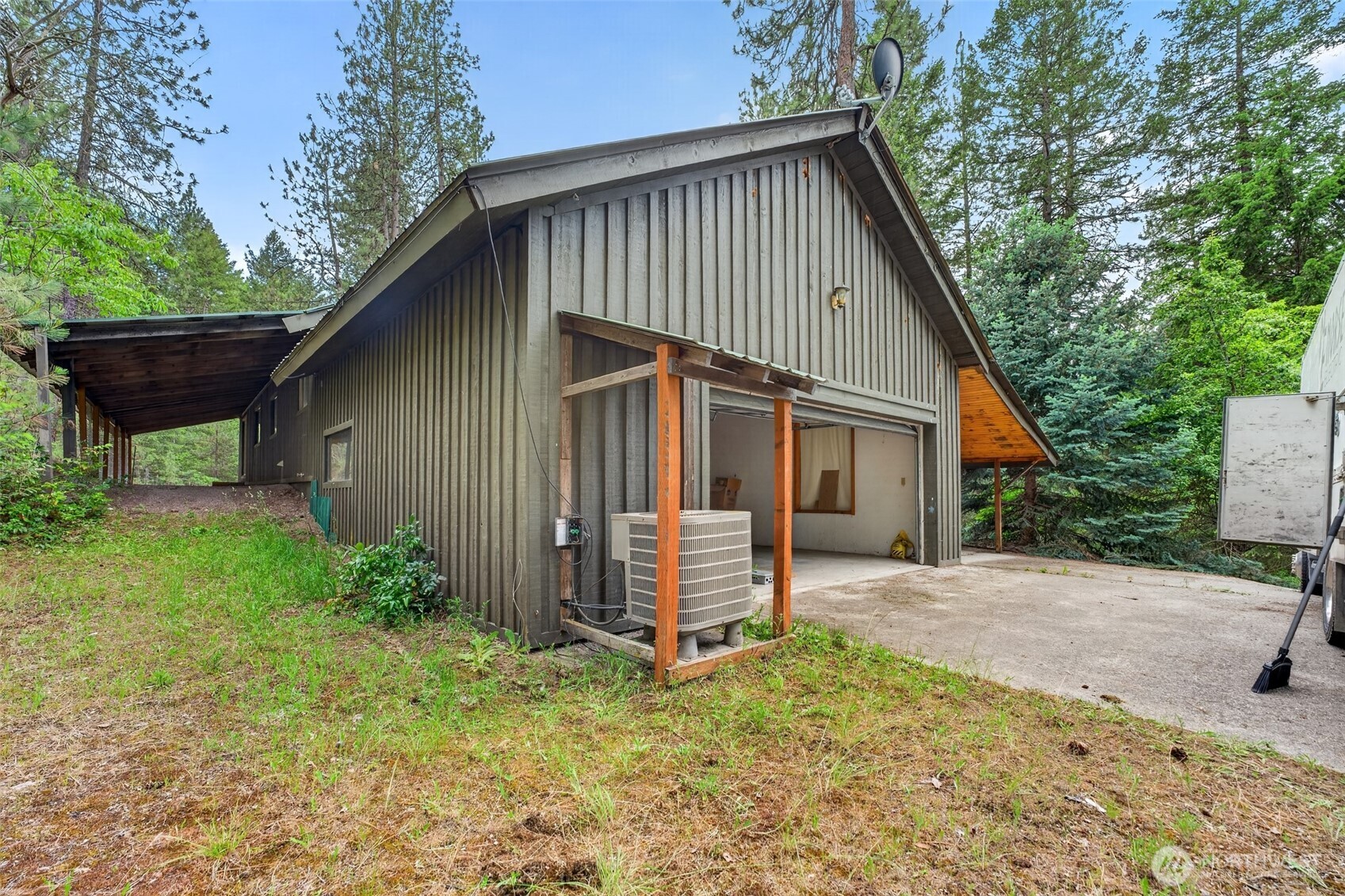 3266 Shady Court Property Photo 5