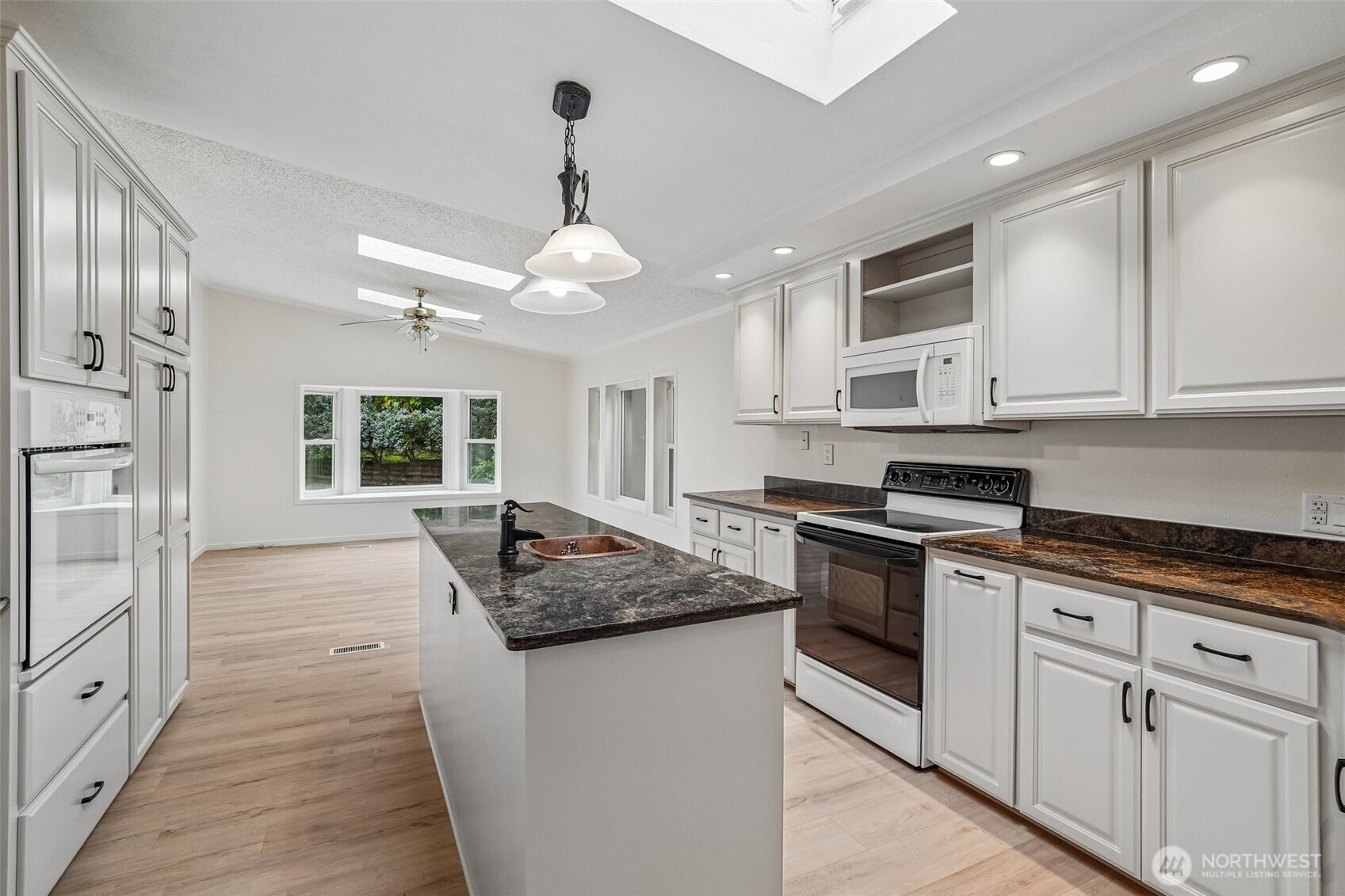 215 105th Avenue Property Photo 4