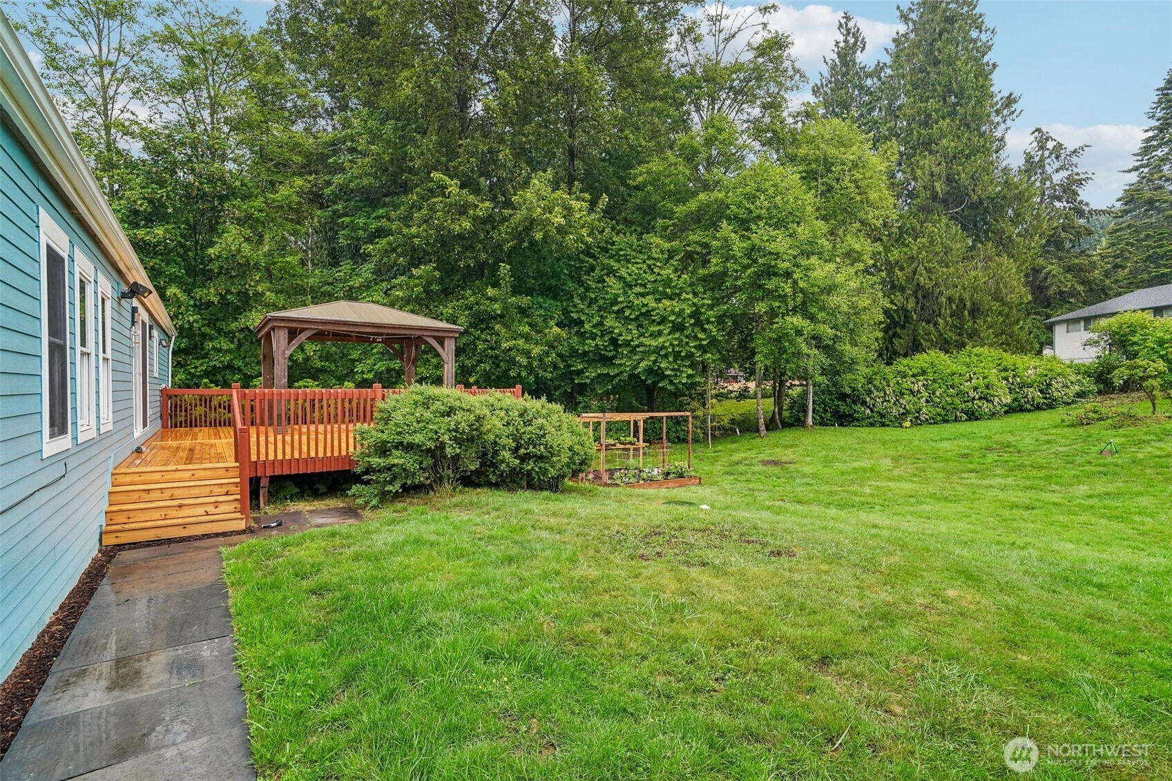 215 105th Avenue Property Photo 27