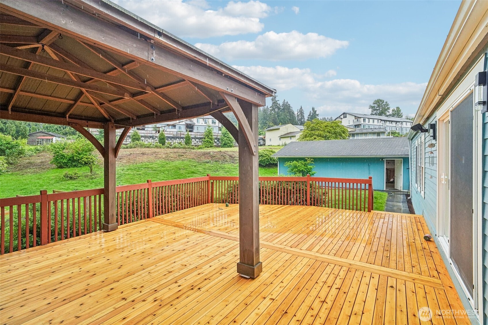 215 105th Avenue Property Photo 28
