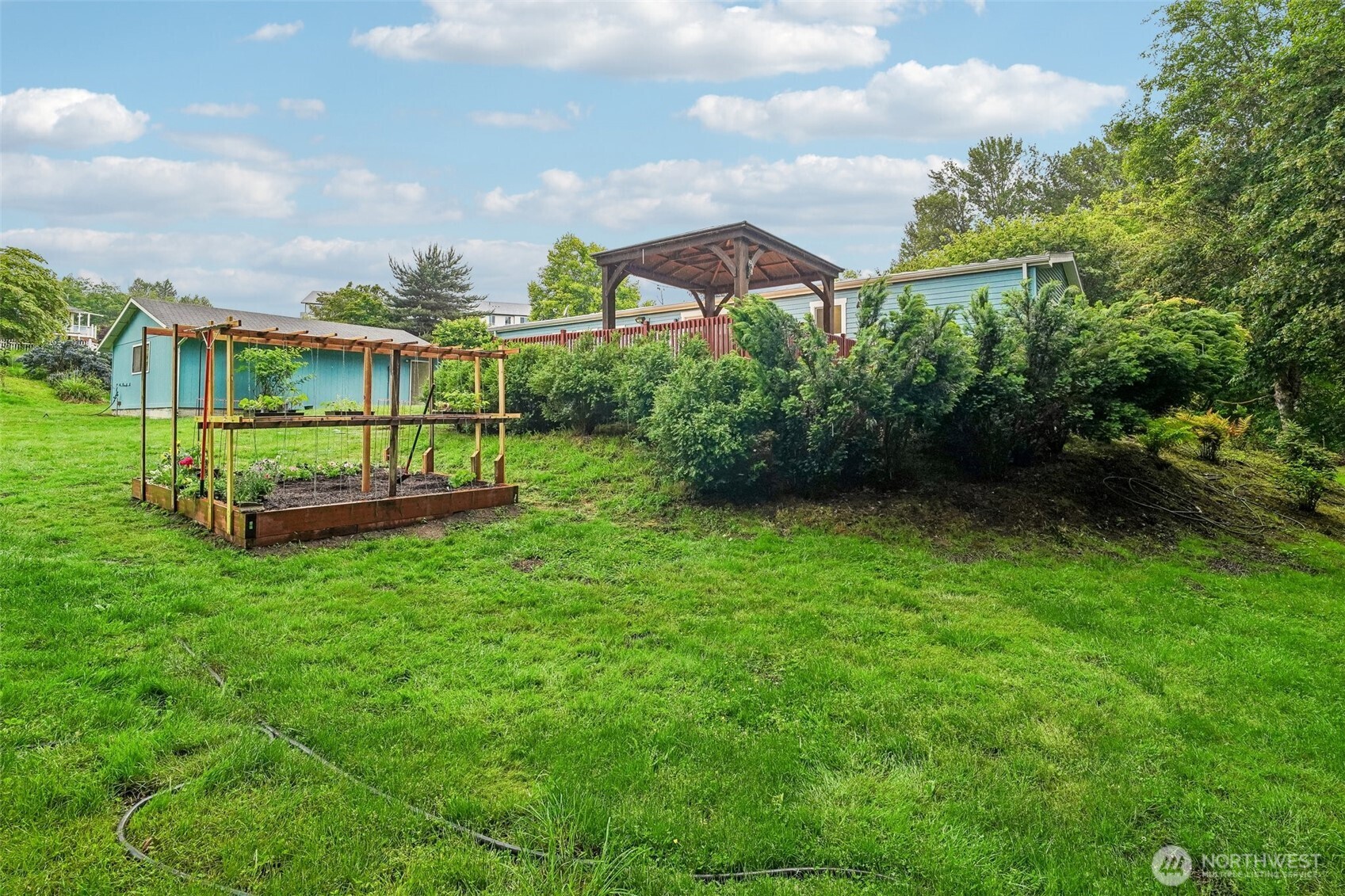 215 105th Avenue Property Photo 35