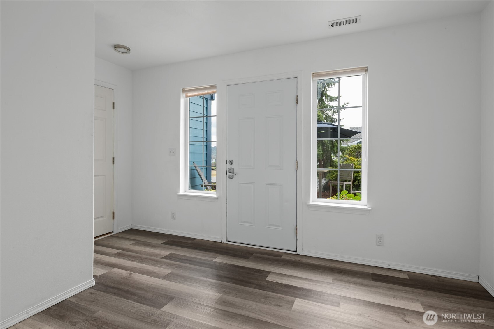 1086 Landing Circle Property Photo 6