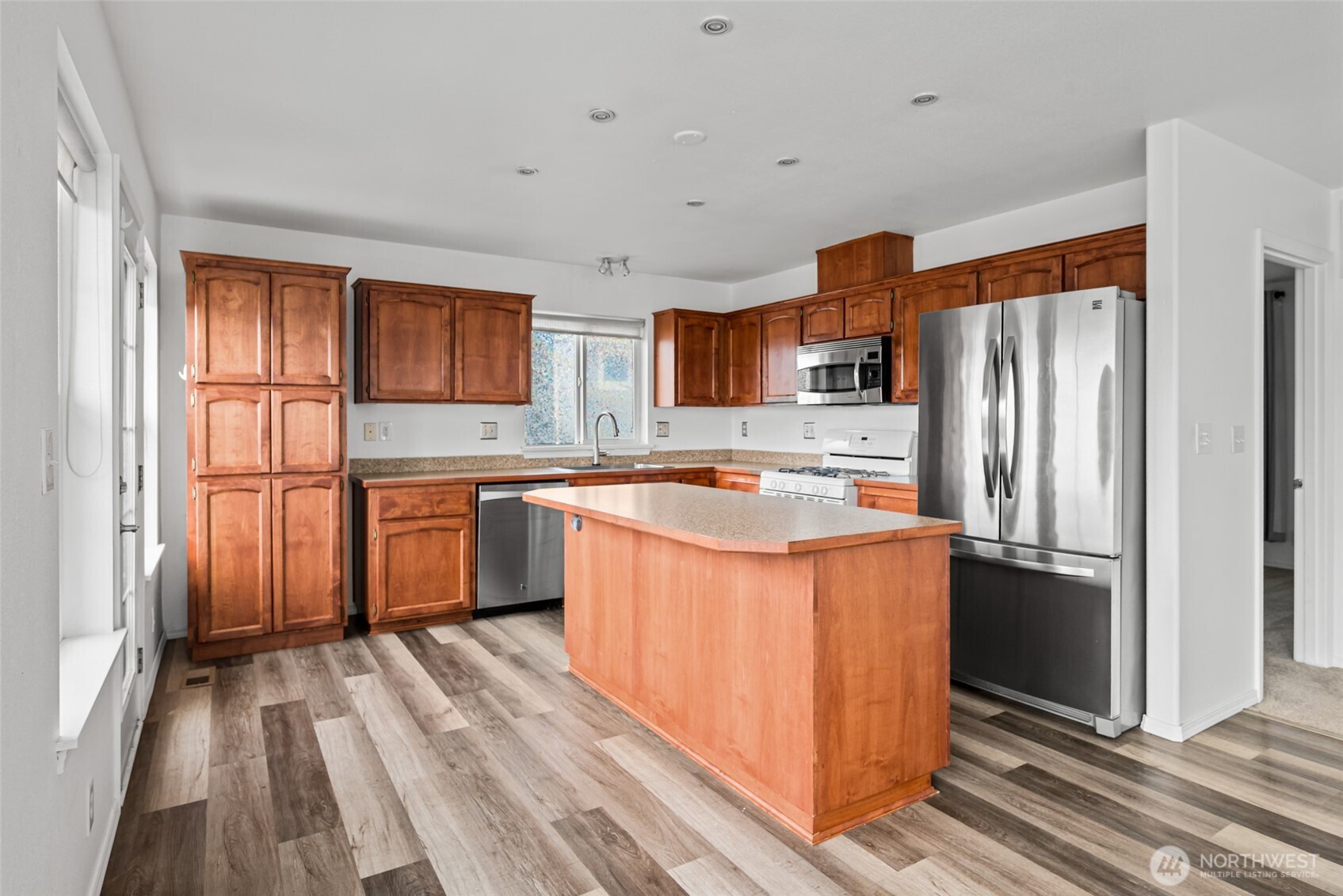 1086 Landing Circle Property Photo 13