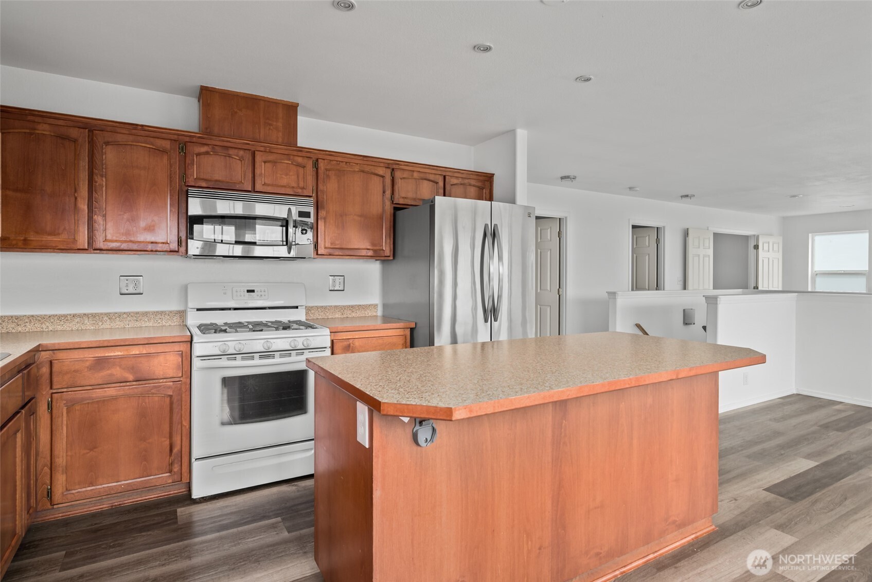 1086 Landing Circle Property Photo 14