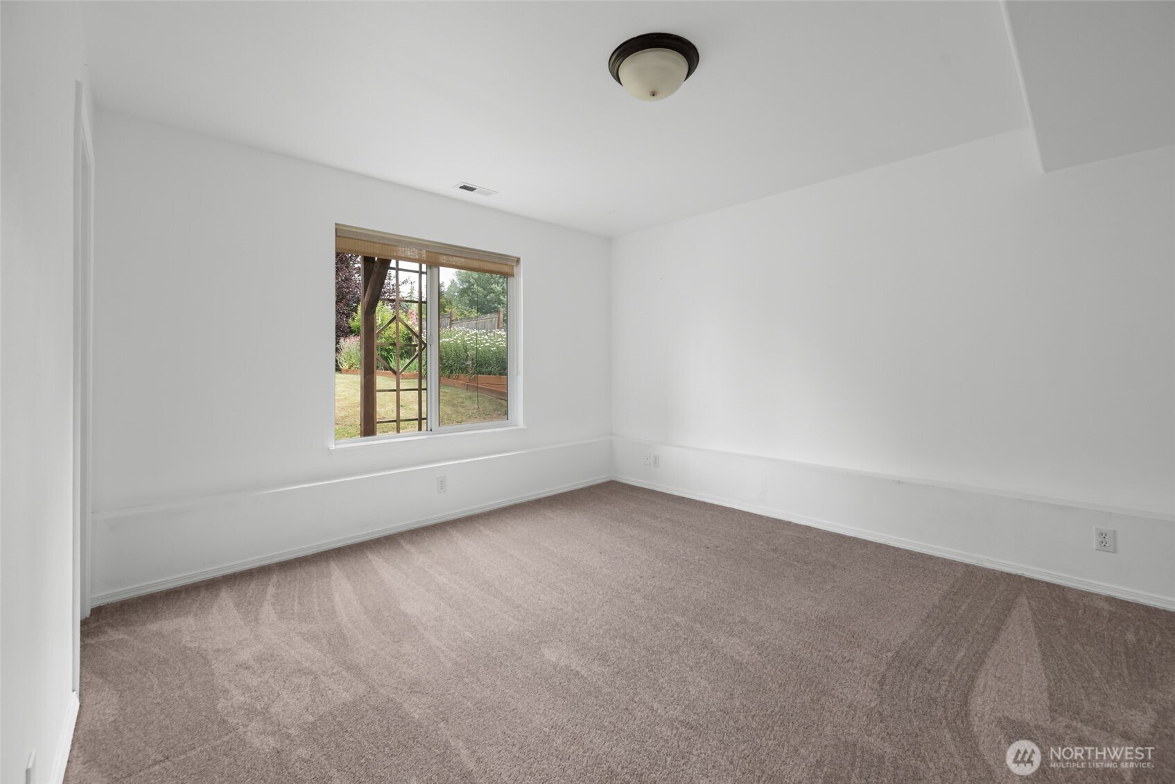 1086 Landing Circle Property Photo 21
